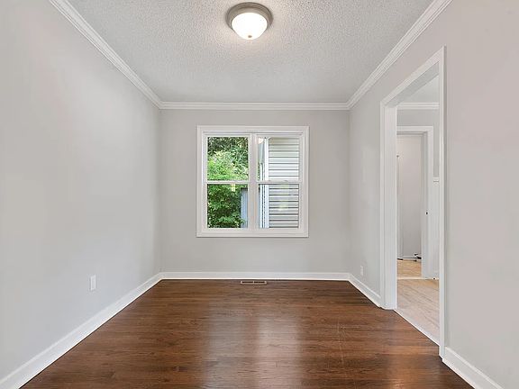 4th image of 3934 Grace Ave