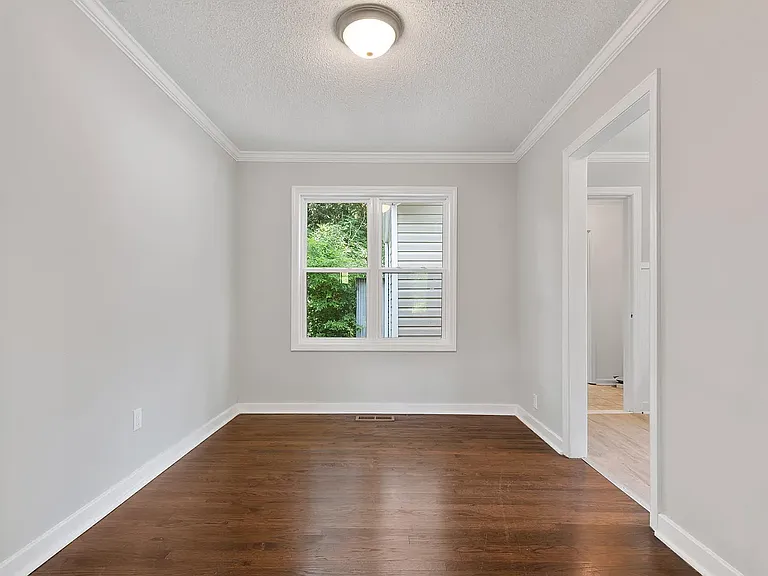 3934 Grace Ave — Photo 4