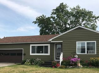 1 Beechwood Dr, Rouses Pt, NY 12979