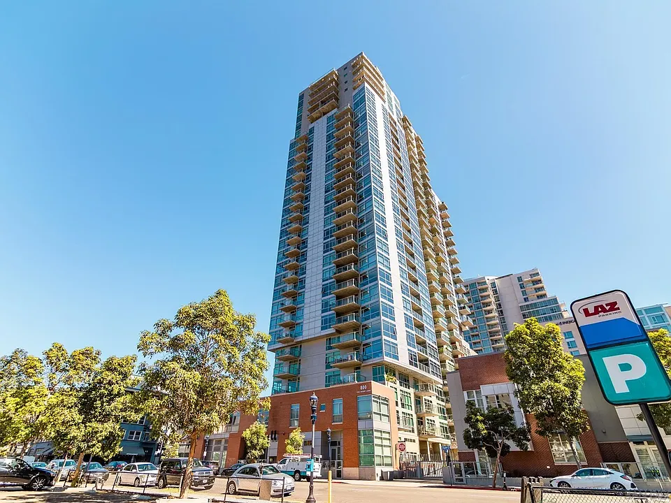 800 The Mark Ln #2301