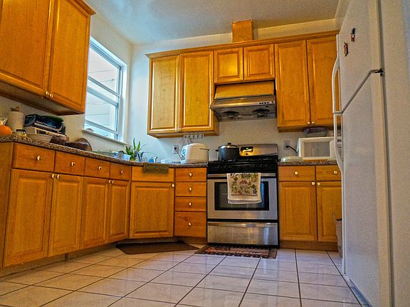 3rd image of 679-681 London St