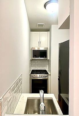 3rd image of 503 E 78th St APT 6G