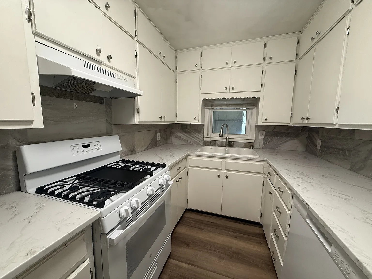 207 S Berry St - 1 — Photo 3