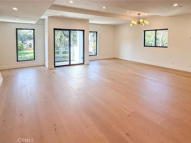 12816 Bloomfield St — Photo 4