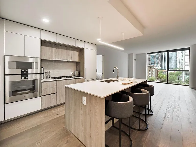 211 N Harbor Dr #403 — Photo 3