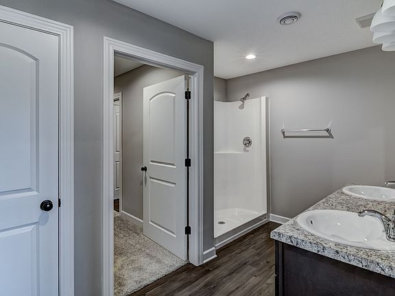 5th image of 564-644 W 9th St #941