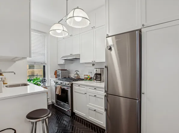 144 East 36th Street image 3 of 6