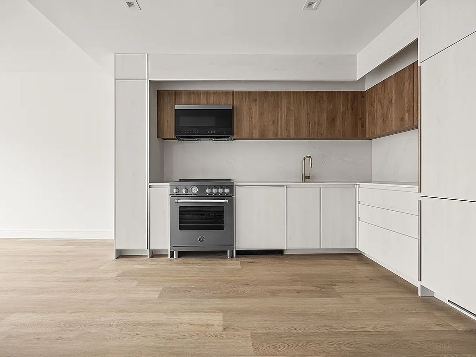1st image of 644 E 14th St #2201