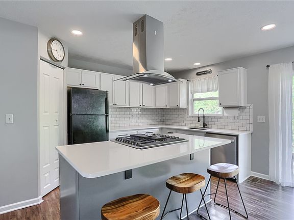 4th image of 137 Cole Ct