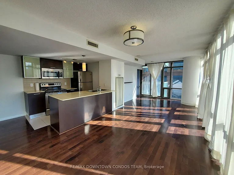 38 Grenville St #1503 — Photo 7
