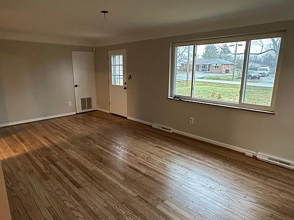 4th image of 5834 Highview Dr