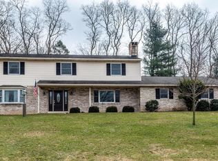 210 Bomberger Rd, Akron, PA 17501