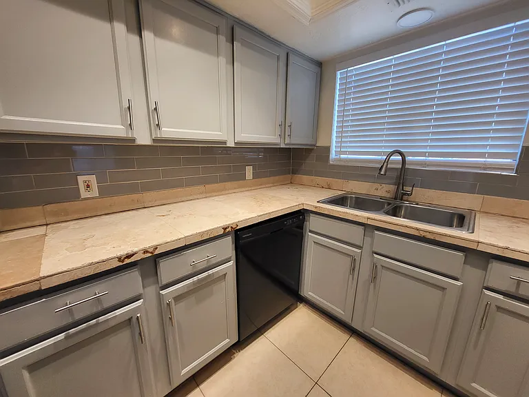 3120 E Paradise Ln #10 — Photo 4