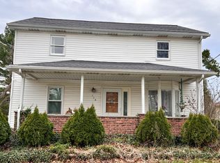 114 S Adrian St, Lyons, OH 43533