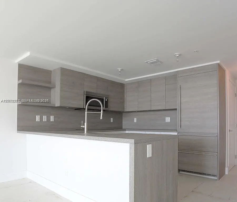 400 Sunny Isles Condo Wes — Photo 4