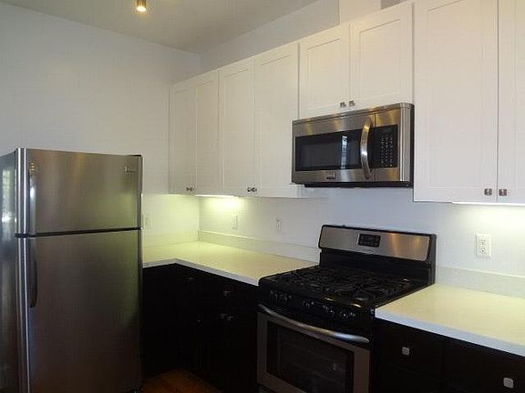3rd image of 1021 York St #A