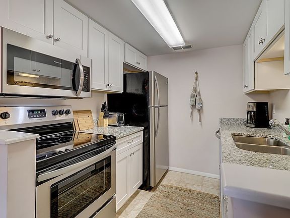 3rd image of 400 William Hilton Pkwy APT 62