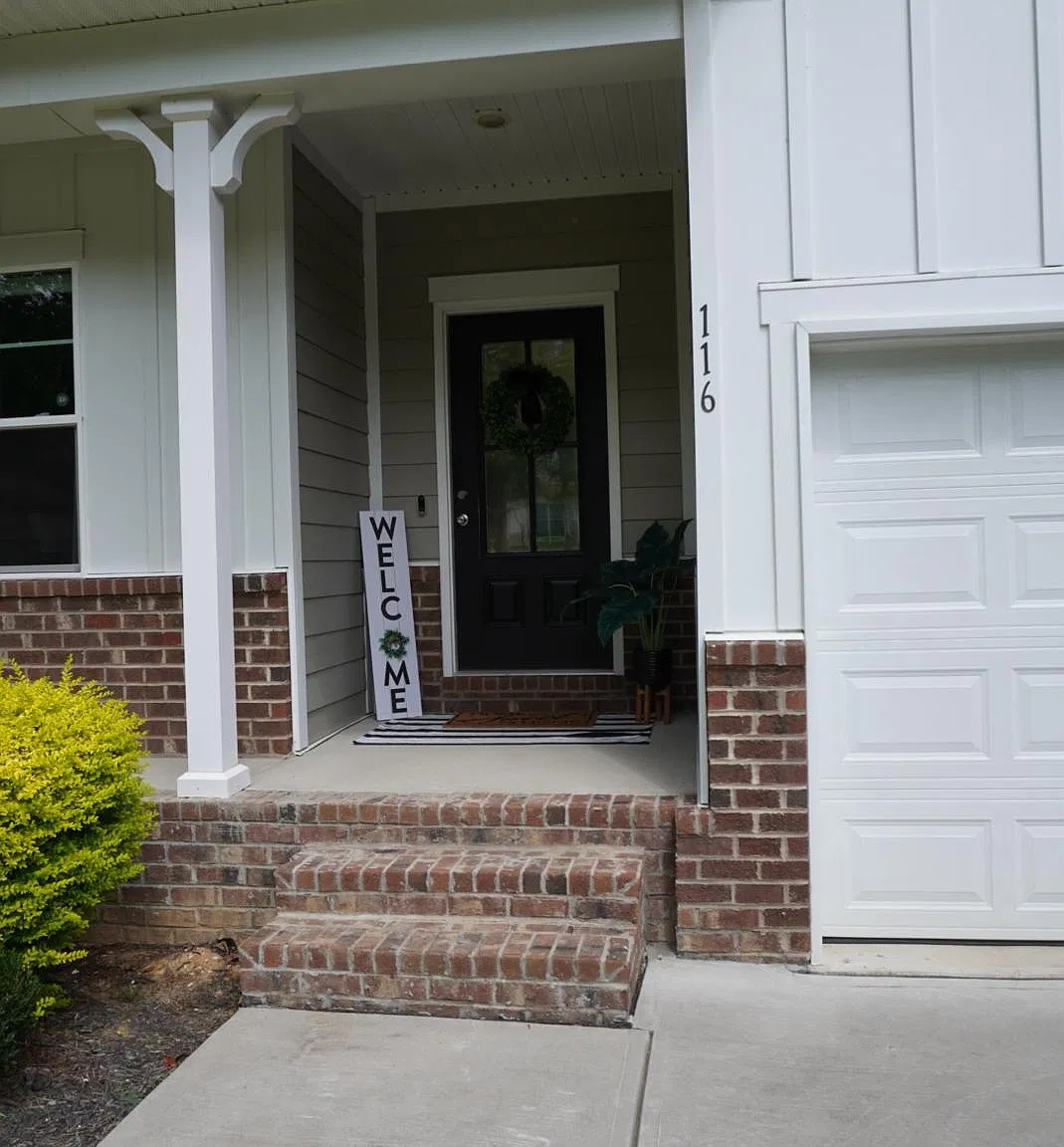 3 bed, 2.5 bath, 2264 sqft, $2,800 — Photo 1