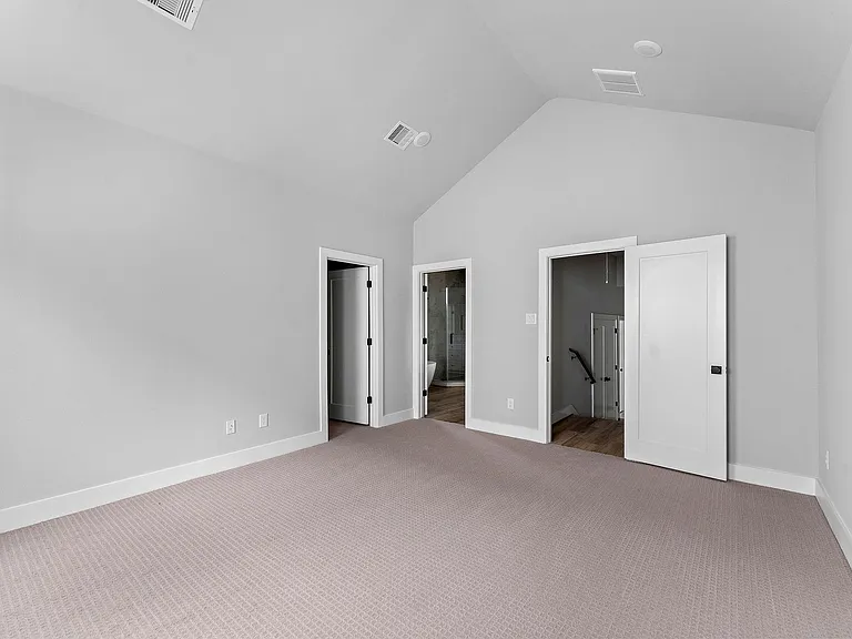 2183 Mansfield — Photo 8