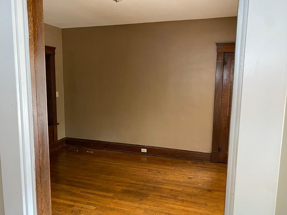 1st image of 3914 Brooklyn Ave #Up