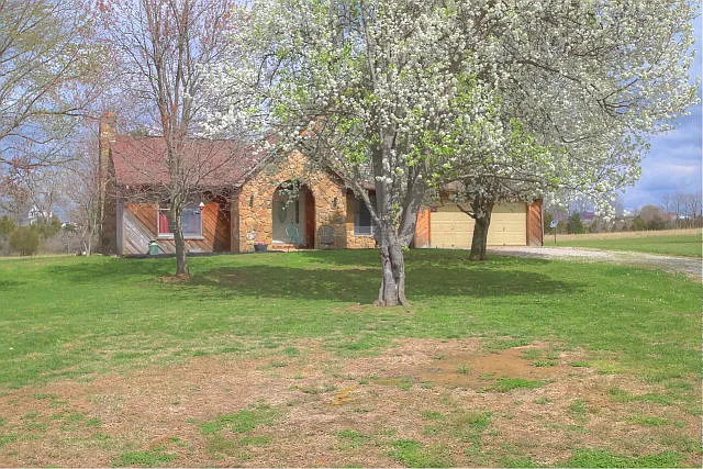 200 Jenkins Ln photo 1