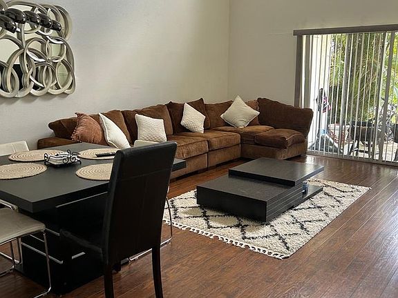 3rd image of 14716 Laguna Beach Cir