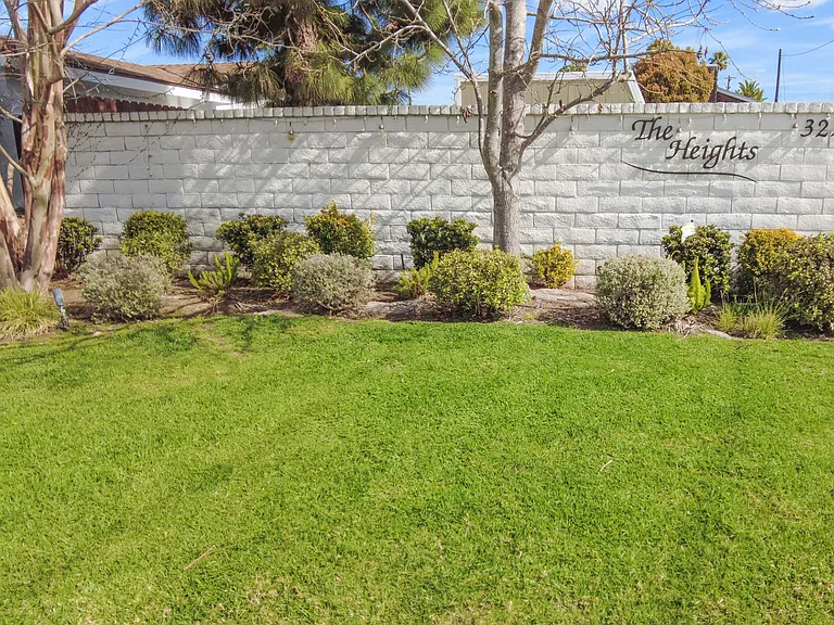 322 Ogle St #C — Photo 1