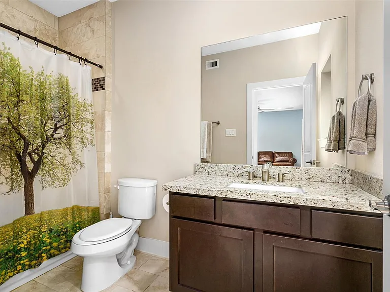 1720 Live Oak St — Photo 23
