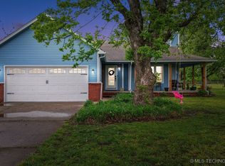 2799 Oakwood Dr, Pryor, OK 74361