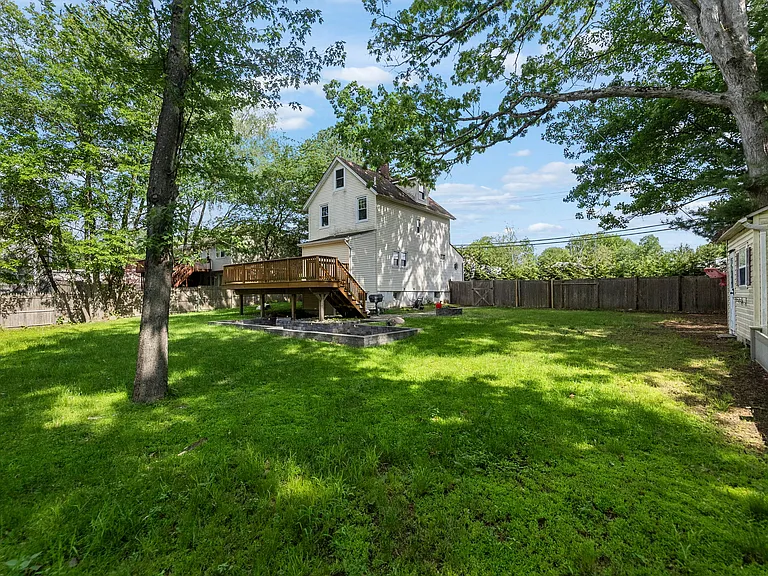 9 Belden Pl — Photo 16