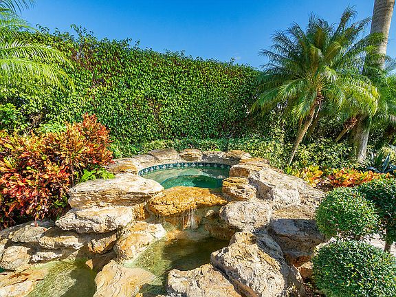 Home For Sale In Tropic Isle