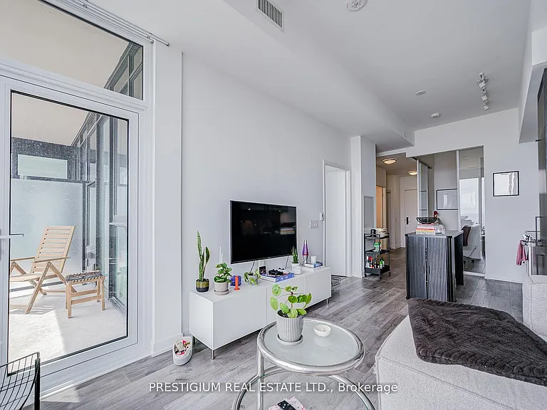 285 Dufferin St #1311 — Photo 13