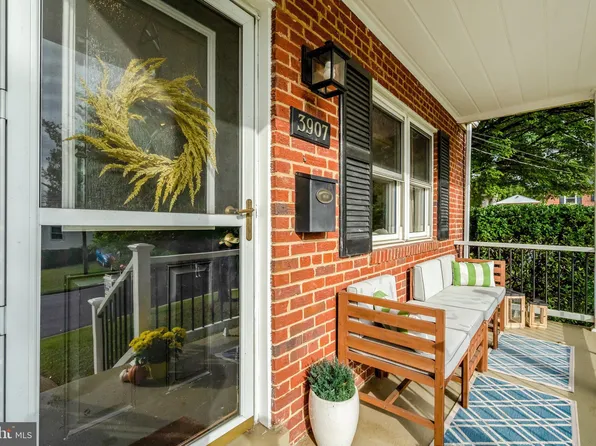 3907 Fairview Dr, Fairfax, VA 22031