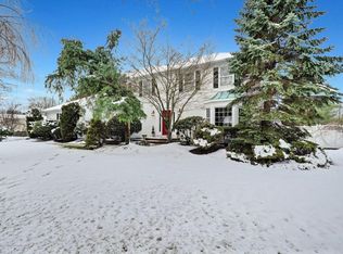 11 Buttonwood Ln, Freehold, NJ 07728