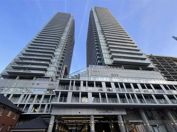 195 Redpath Ave #702, Toronto, ON M4P 0E4