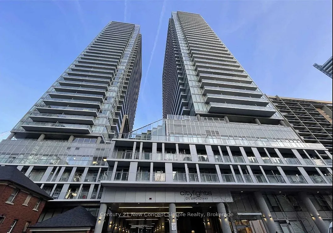 195 Redpath Ave #702 photo 1