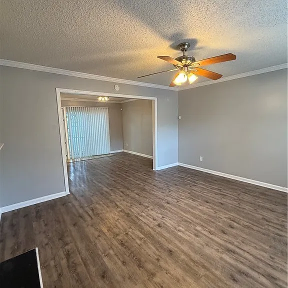 98 Hidden Lake Ct — Photo 8