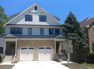 942 N Loomis St, Naperville, IL 60563