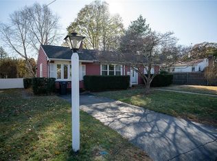 11 Glenwood Dr, North Kingstown, RI 02852