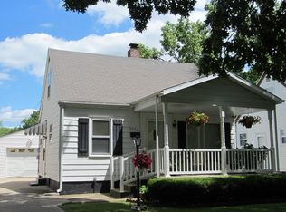 2052 N 22nd St, Springfield, IL 62702