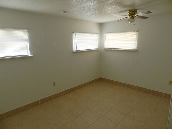 4th image of 1 E San Carlos Ave #A