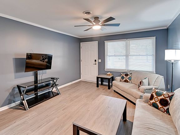2nd image of 521 Clark St #521
