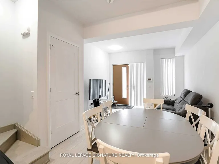 1010 Portage Pkwy #Townhouse 12 — Photo 11