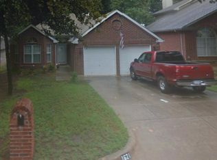 1621 Arbor Ridge Dr, Fort Worth, TX 76112