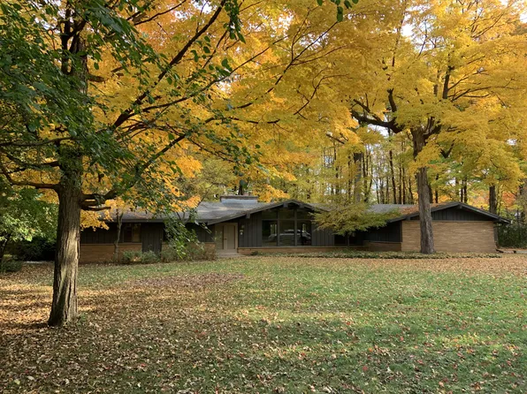 5161 W Donges Ln, Brown Deer, WI 53223