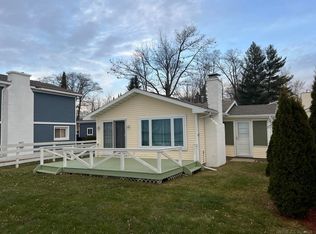 229B Beechwood Ave #B, Houghton Lake, MI 48629