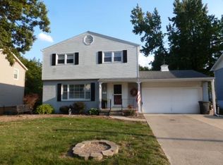 99 Ridgeway Dr, Decatur, IL 62521