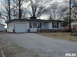 606 Virginia Ct, Pinckneyville, IL 62274