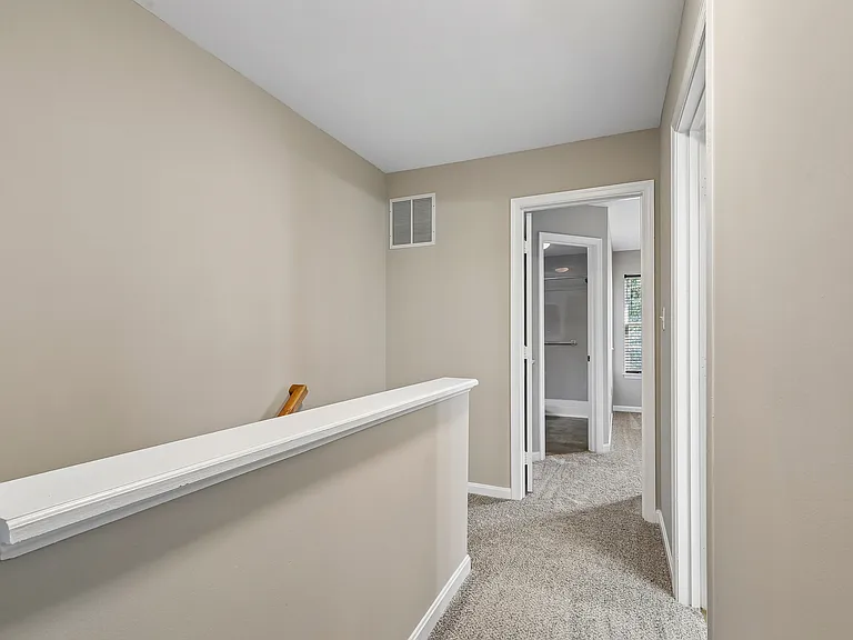 532 Kalmia Sq NE — Photo 14