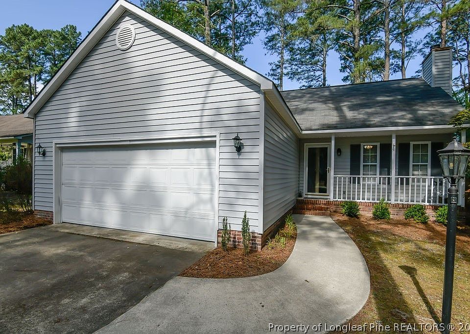 1st image of 2545 Longleaf Dr SW